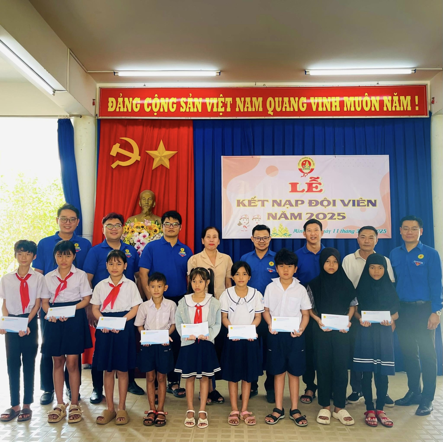 Trao tặng công trình vì đàn em thân yêu